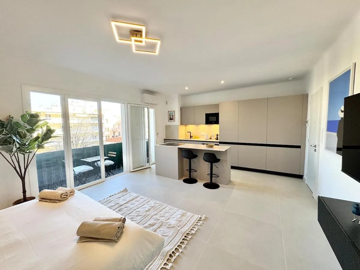 Apartment Le Studio Prestige Et Chic Antibes